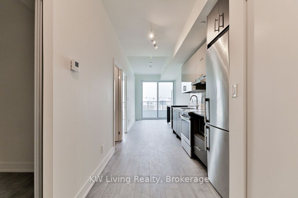 1210 – 180 Fairview Mall Drive
