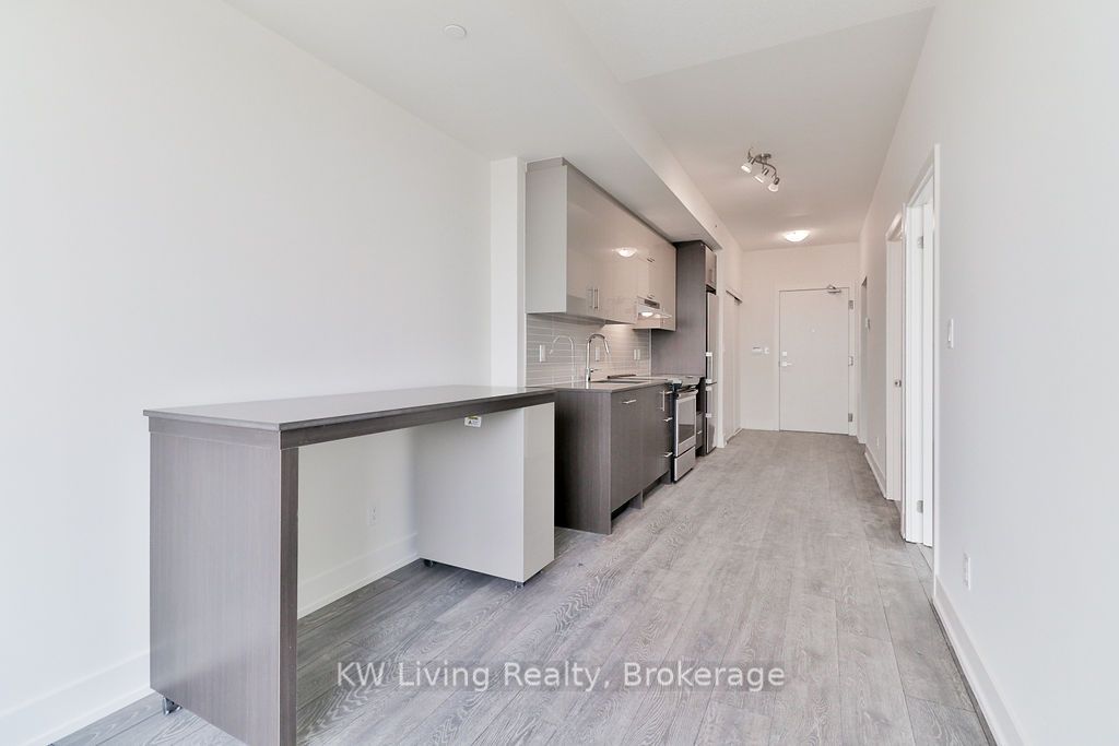 1210 – 180 Fairview Mall Drive